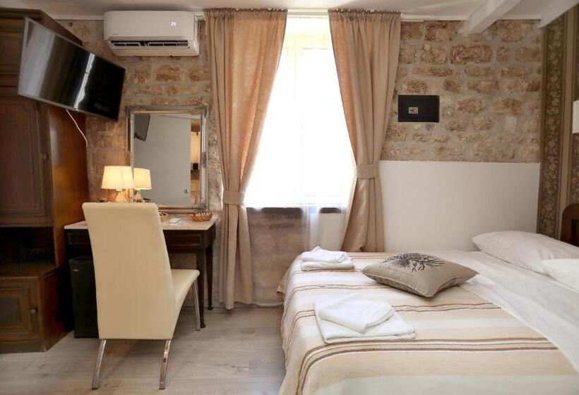 اتاق عادی, Villa Carrara