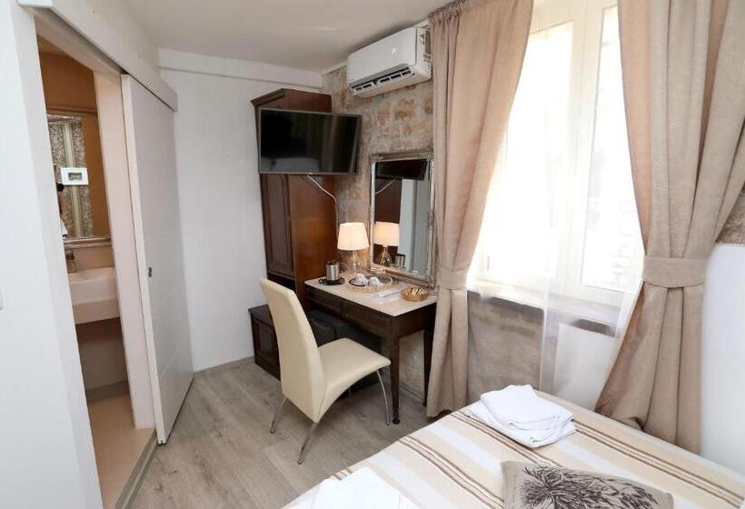 اتاق عادی, Villa Carrara