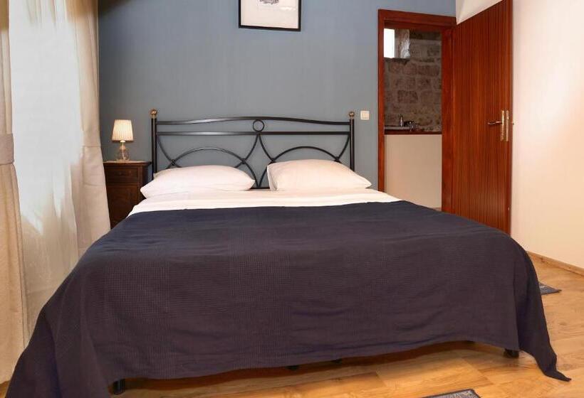 سوئیت خانواده 2 خوابه, Villa Carrara