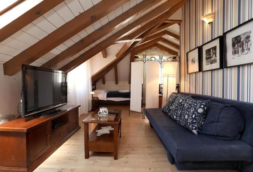 سوئیت خانواده 2 خوابه, Villa Carrara