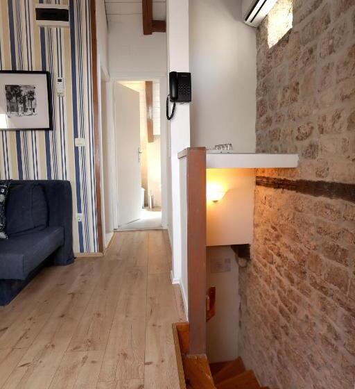 سوئیت خانواده 2 خوابه, Villa Carrara