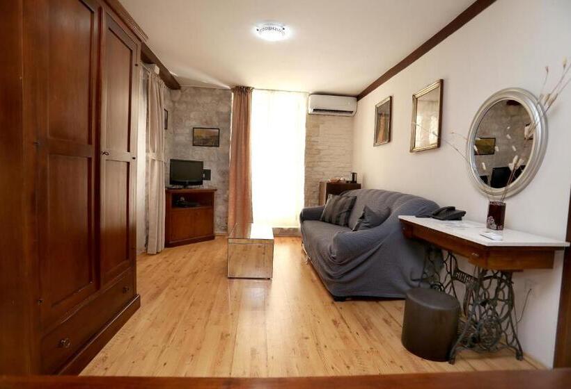 اتاق استاندارد با بالکن, Villa Carrara