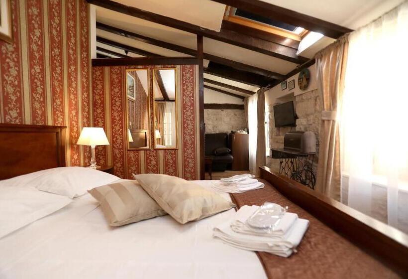 اتاق سوپریور, Villa Carrara