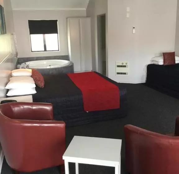 استودیوی استاندارد, Aubyn Court Spa Motel