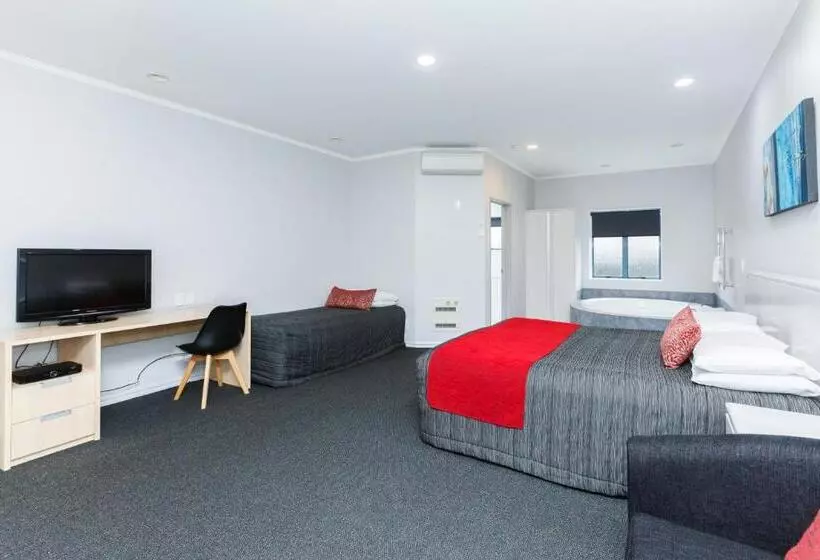 استودیوی استاندارد, Aubyn Court Spa Motel