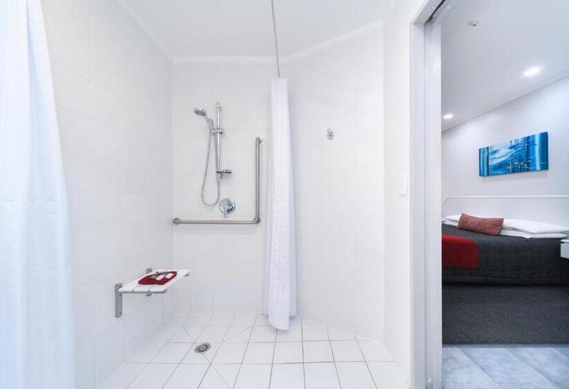 스탠다드 스튜디오, Aubyn Court Spa Motel