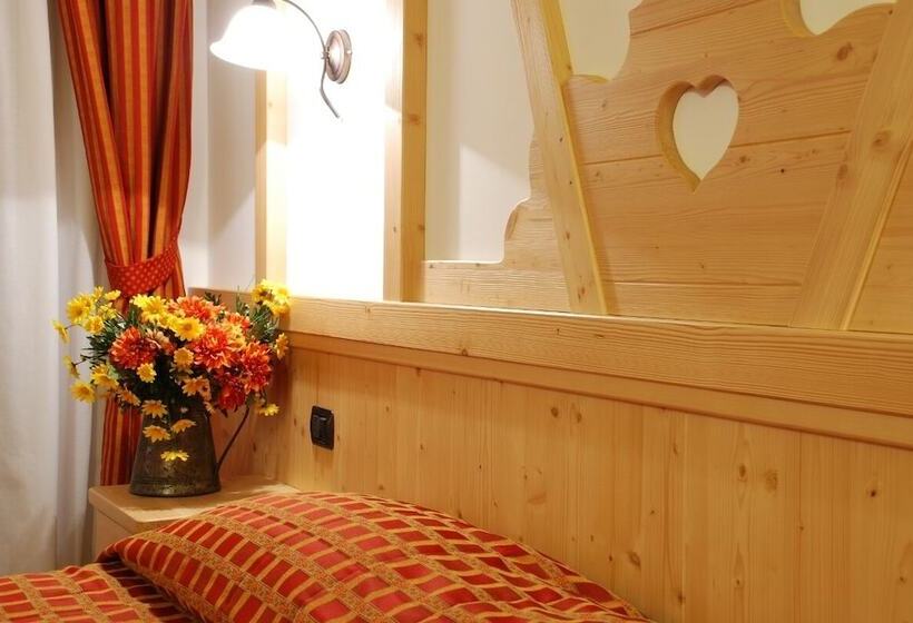 חדר דלוקס, Adamello