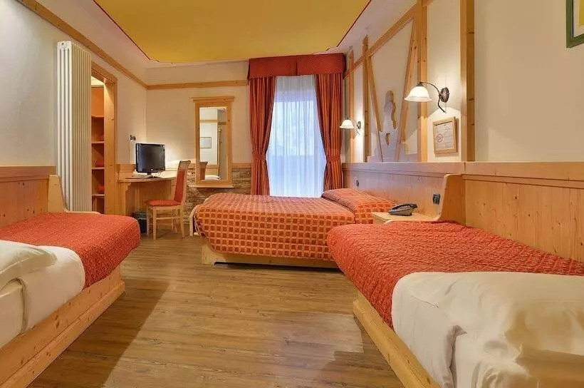 デラックスの４人部屋, Adamello