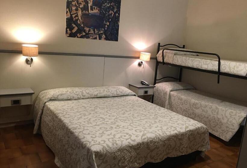 Chambre Quadruple Standard, Ai Tufi