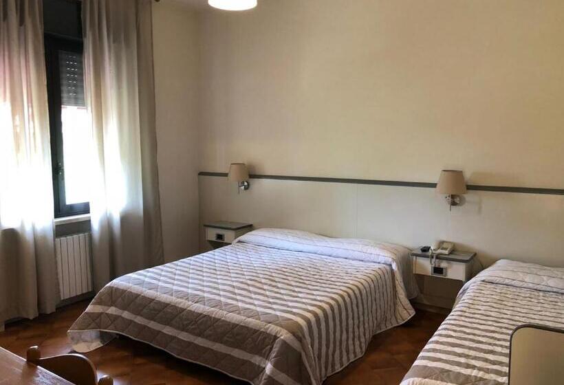 Chambre Standard, Ai Tufi