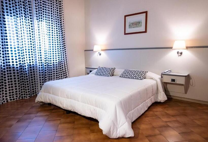 Chambre Supérieure, Ai Tufi