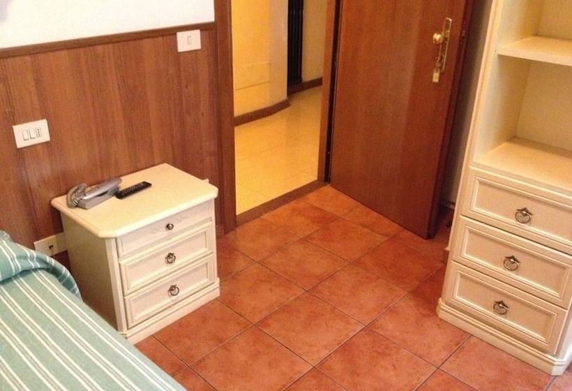 اتاق استاندارد یک نفره, Albergo Sonia