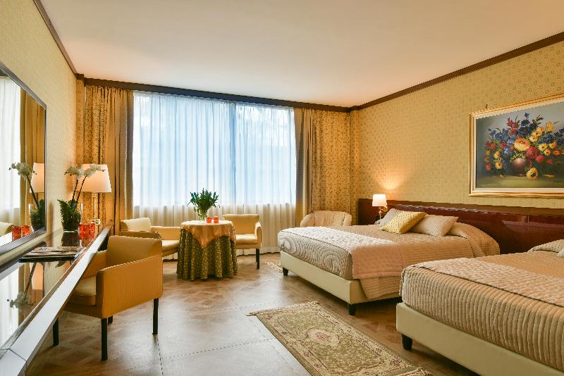 四人高级间, Ariston