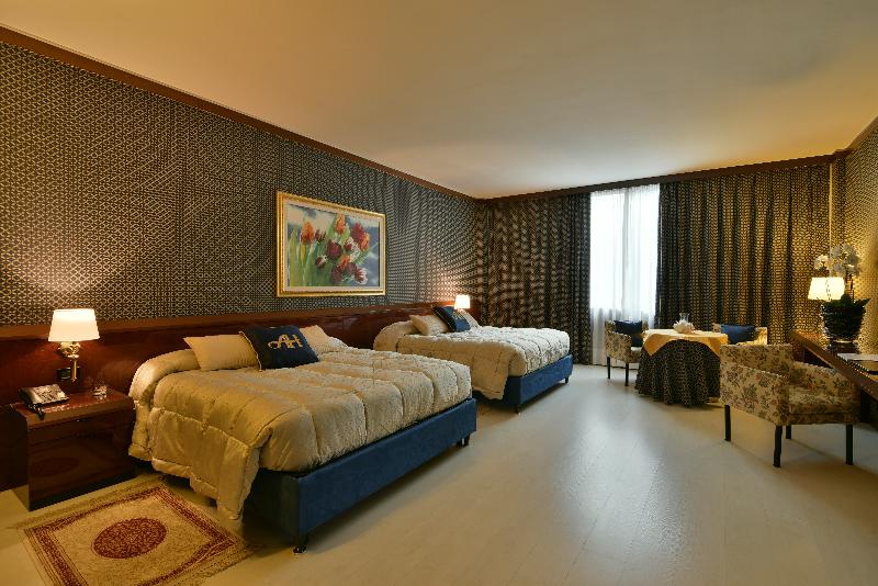 高级三人间, Ariston