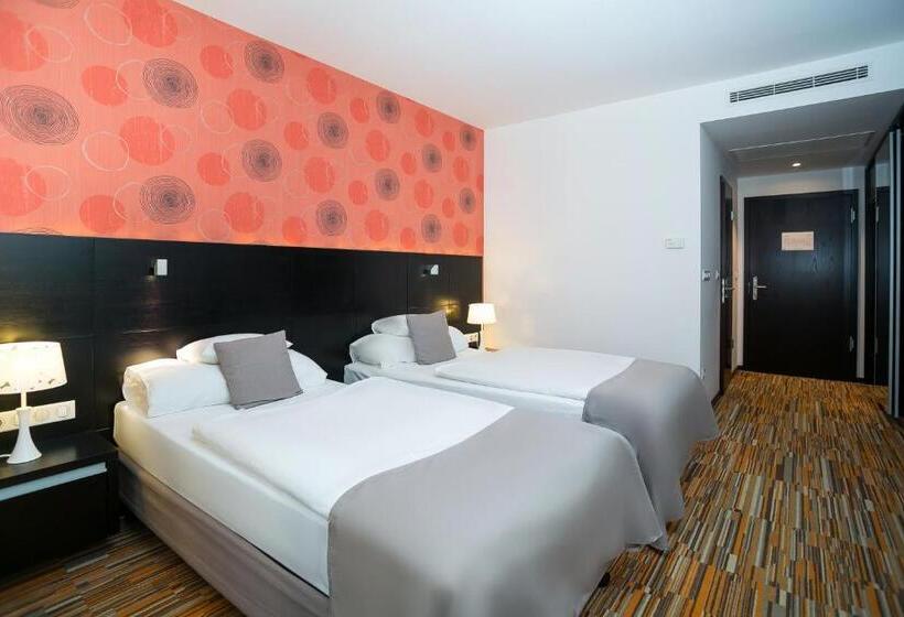 Номер Стандарт, Art Hotel Szeged