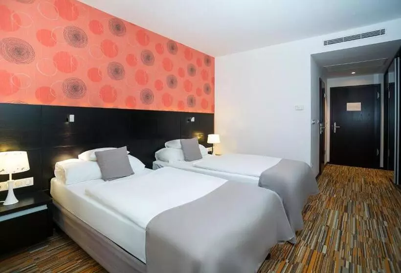 バルコニー付きスタンダードルーム, Art Hotel Szeged