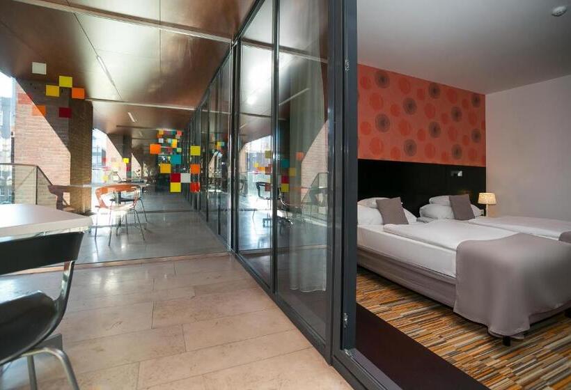Номер Стандарт с Балконом, Art Hotel Szeged