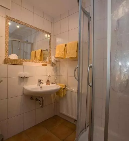 身障者適用キングサイズベッドルーム, Birnbaumhof   Hotel Pension Und Ferienwohnungen