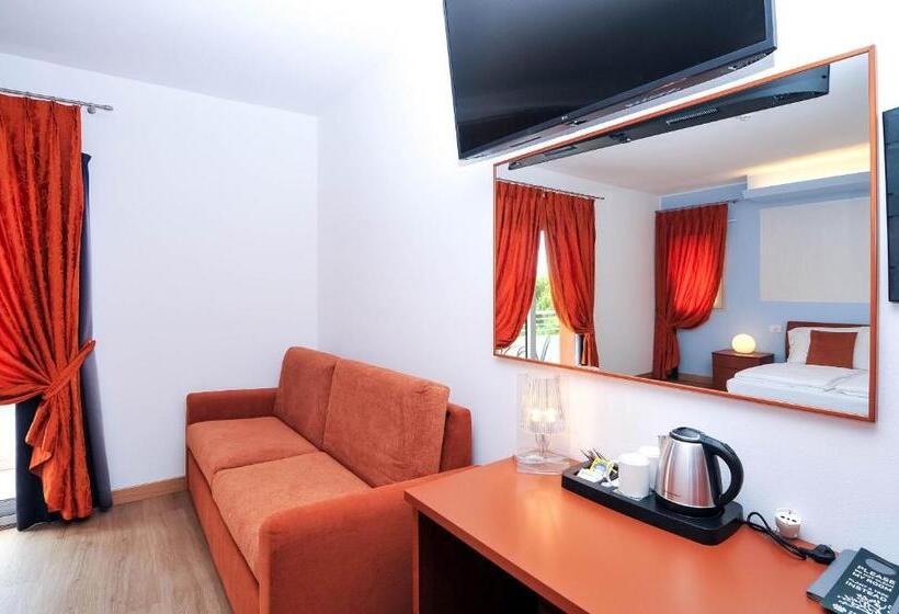 Junior Suite Deluxe, Cleofe