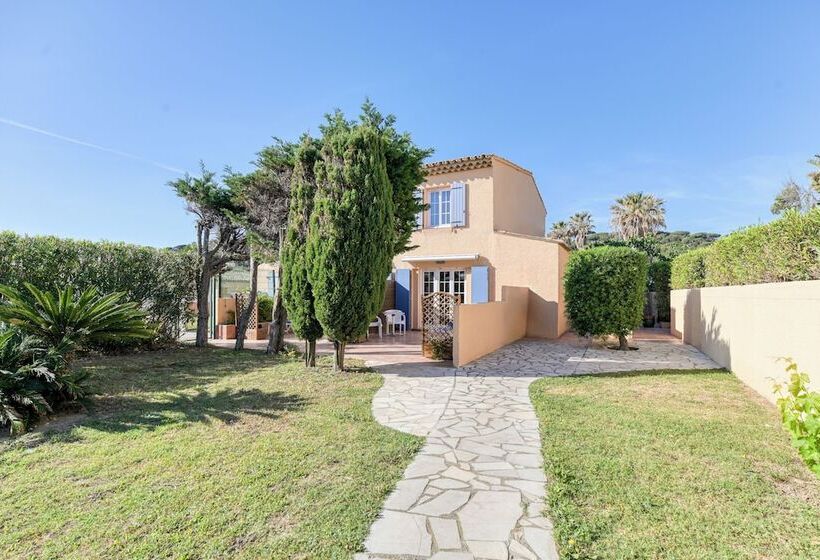 Comfort room with garden view, La Nartelle