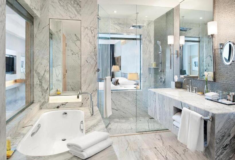 Club Room King Bed, Hyatt Regency Gurgaon