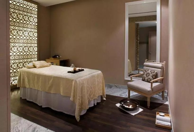 クラブルーム, Hyatt Regency Gurgaon