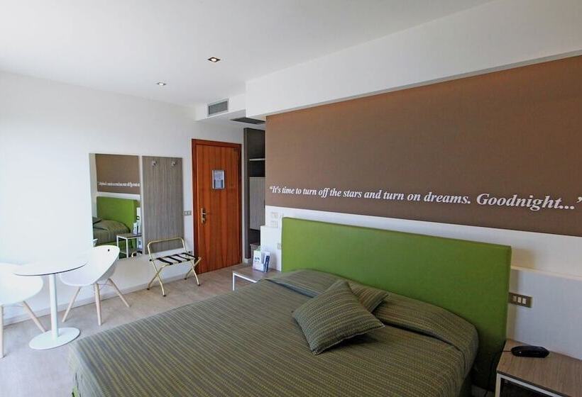 Superior room with lake view, Ideal