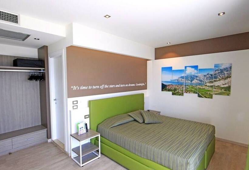 Superior room with lake view, Ideal