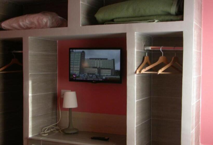 غرفة قياسية ثلاثية, Il Roscio