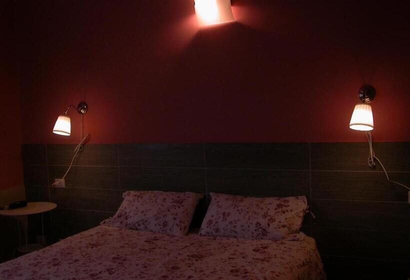 غرفة قياسية ثلاثية, Il Roscio