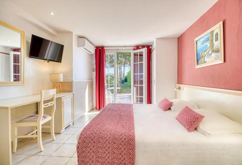 Comfort room with garden view, La Nartelle