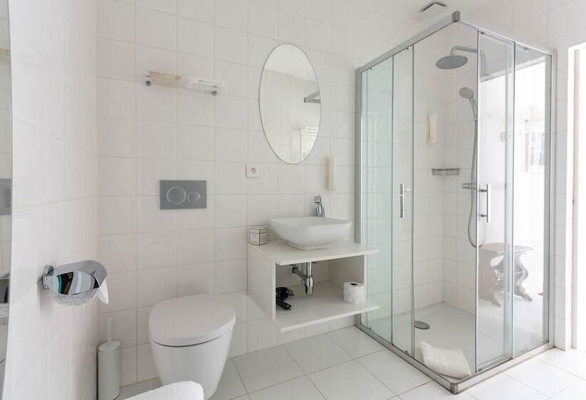 جناح, Le Roquebrune