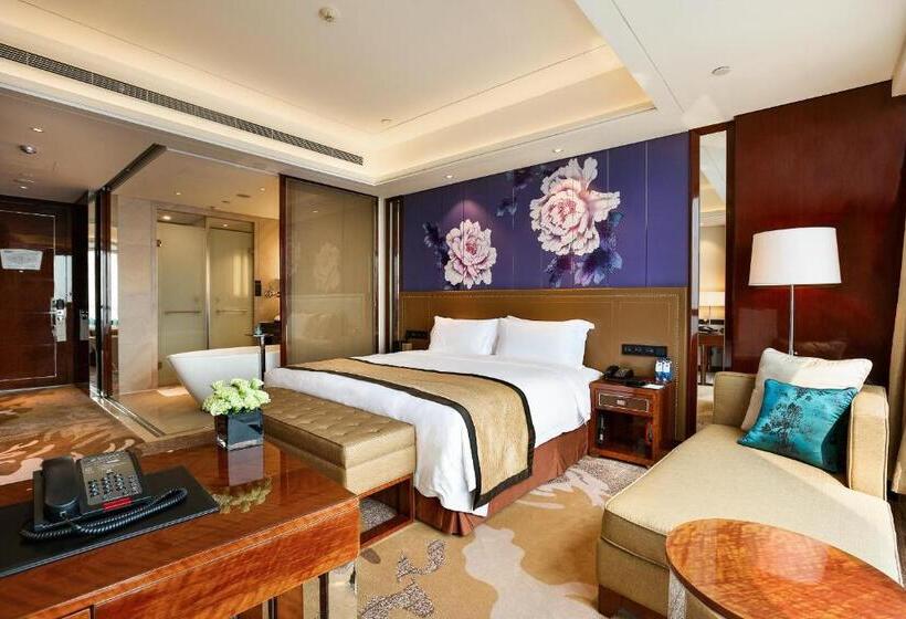 اتاق سوپریور با تخت بزرگ, Minyoun Chengdu Dongda