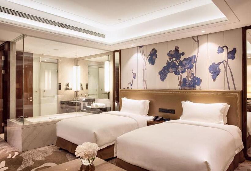 اتاق سوپریور, Minyoun Chengdu Dongda