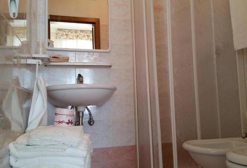 Üç Kişilik Standart Oda, Montepiana