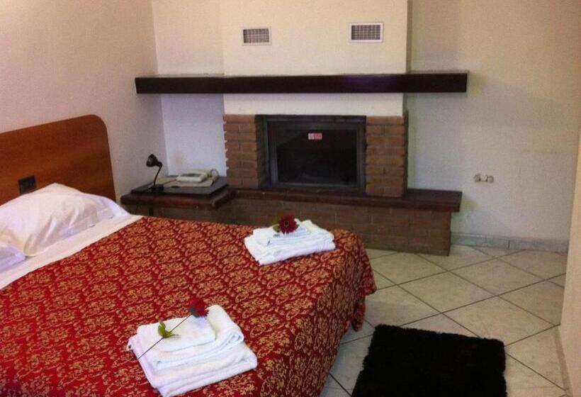 غرفة قياسية ثلاثية, Pontenuovo