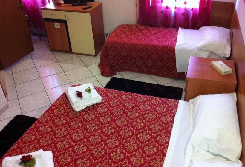 غرفة قياسية ثلاثية, Pontenuovo