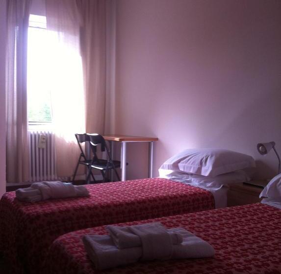 غرفة قياسية, Pontenuovo