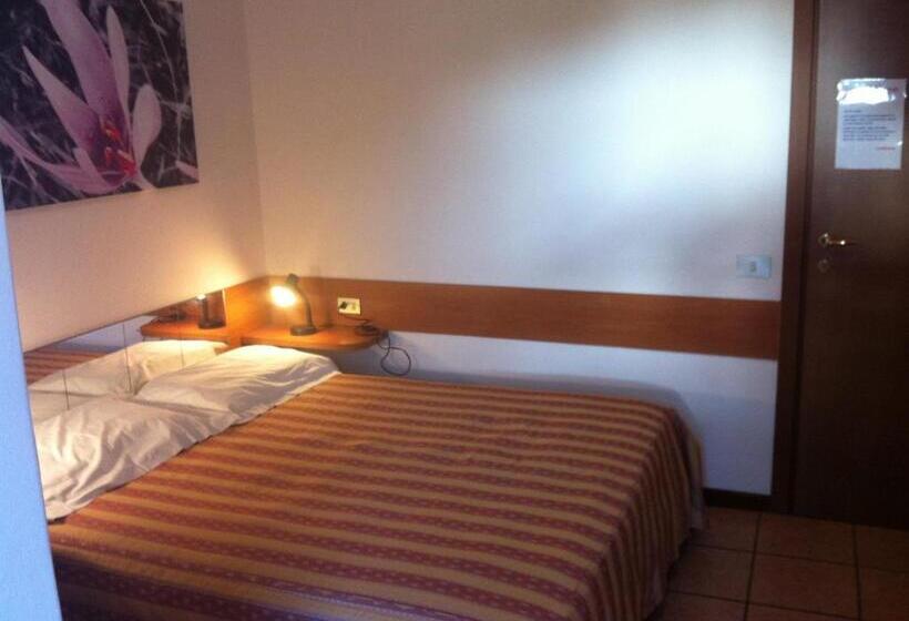 غرفة قياسية, Pontenuovo