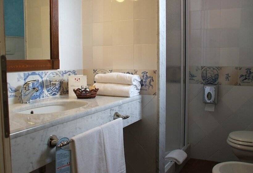 غرفة قياسية ثلاثية, Sa Contonera