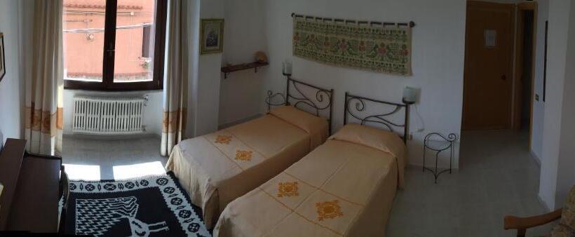 스탠다드 룸, Su Marmuri