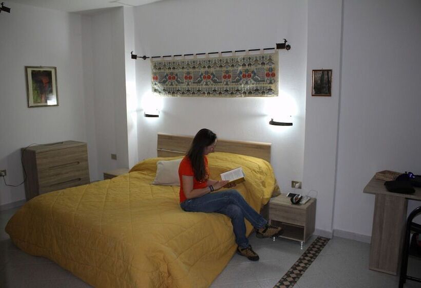 스탠다드 싱글 룸, Su Marmuri