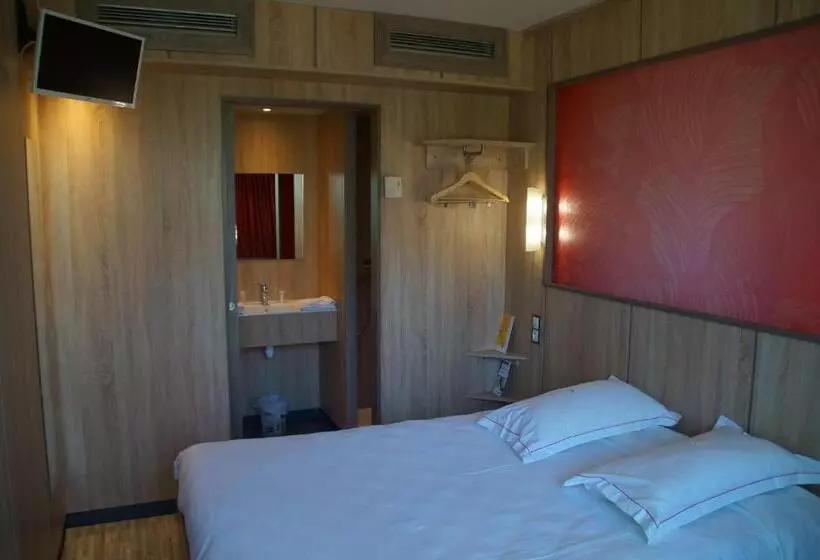スタンダードトリプルルーム, The Originals Access Aéroport, Hôtel Aurillac
