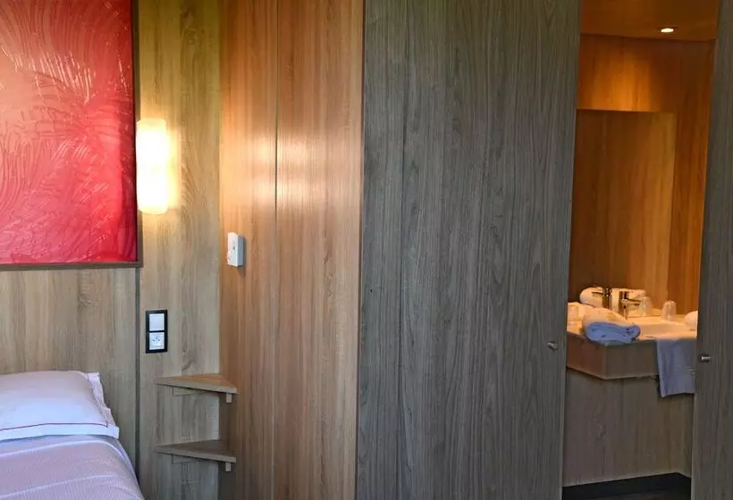 スタンダードルーム, The Originals Access Aéroport, Hôtel Aurillac