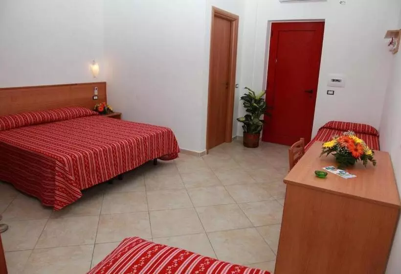 Standard Kolmen Hengen Huone, Luigiane B&b