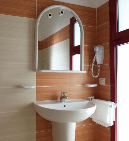 חדר סטנדרט לארבעה, Luigiane B&b