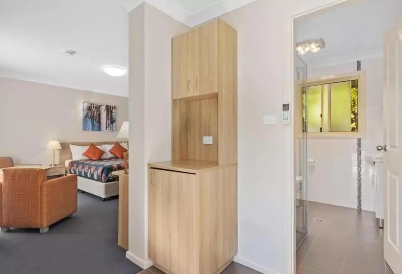 اتاق اجرایی با تخت بزرگ, Econo Lodge Alabaster