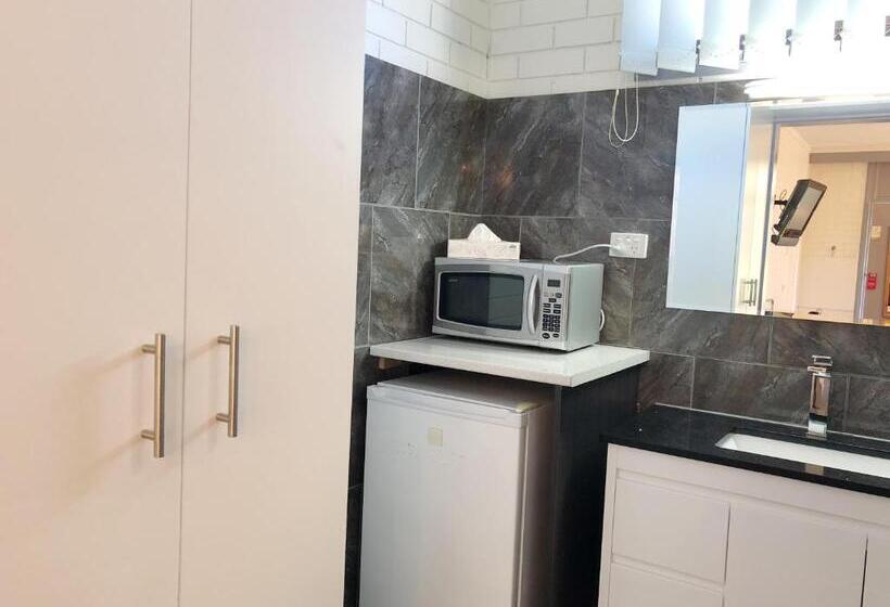 キングサイズベッドのエクゼクティブルーム, Statesman Motor Inn