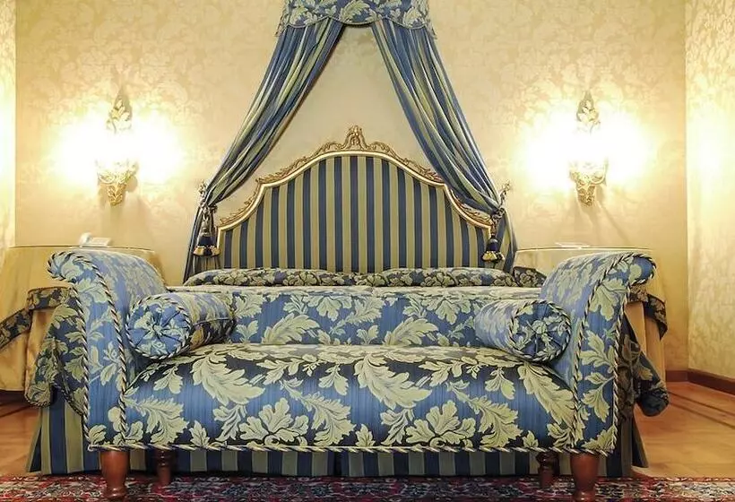 سوئیت پرزیدنت, Park Hotel Villa Potenziani