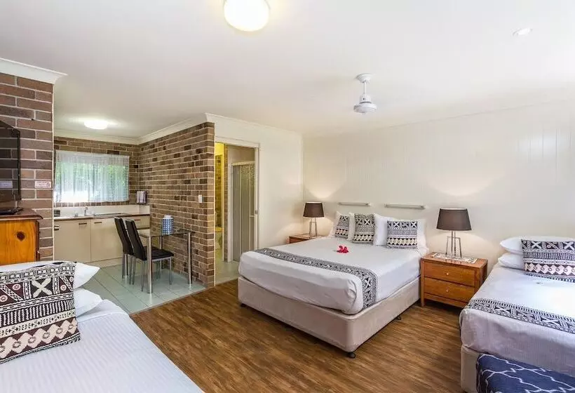 آپارتمان خانوادگی, Sunshine Coast Airport Motel